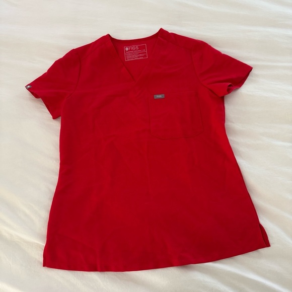Figs Catarina - One Pocket Scrub Top - Pop Red - Picture 4 of 8